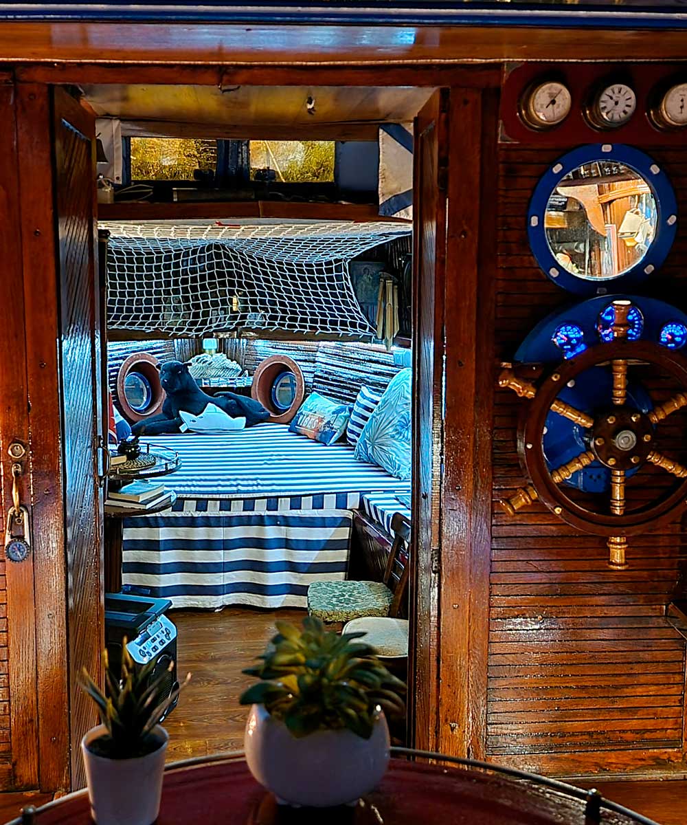 boat-interior-1